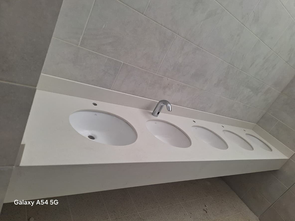Baños · detalle 5 de Mármoles Prestige